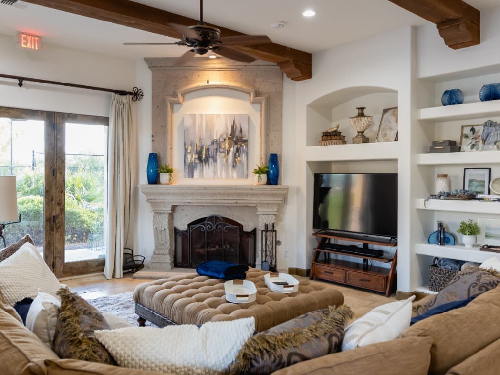 Luxury living area at Desert Recovery Centers Glendale residential treatment center in Arizona